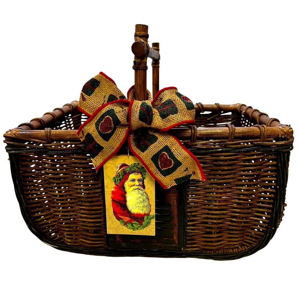 Bed Bath and Body Works Large Vintage Holiday Basket with Burlap Bow and Cloth
